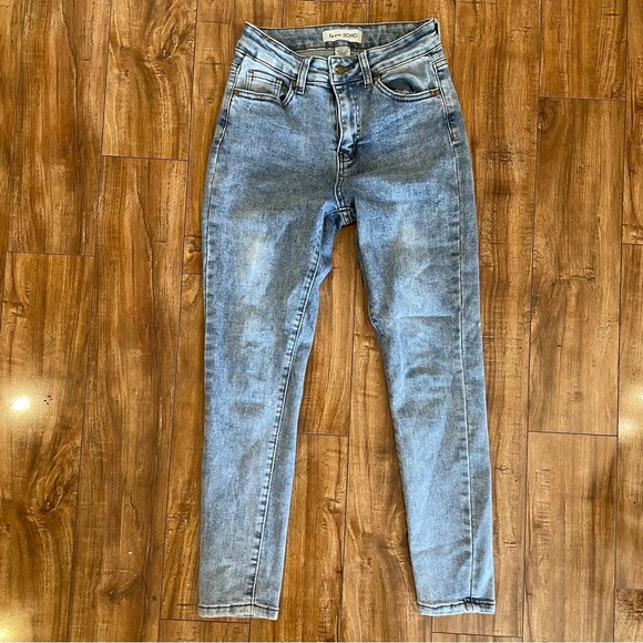 LOVE SOHO Women’s Light Blue High-Waisted Skinny Jeans Size 5 - Picture 1 of 12